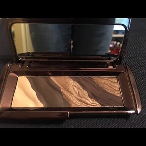 ✅For trade Hourglass eyeshadow Modernist Obscura